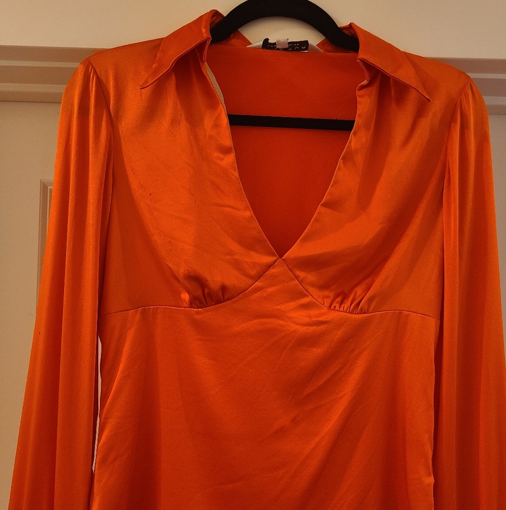 Trina Turk Los Angeles Orange Silk V Neck Long Sleeve Blouse Jeweled Cuffs Small - Picture 6 of 10